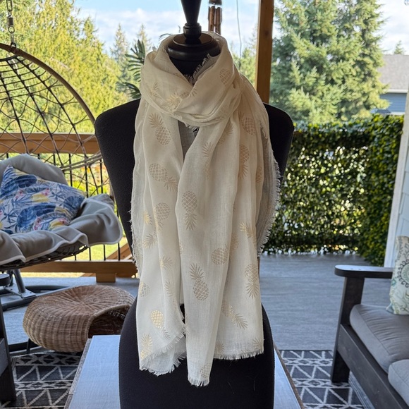 Source Unknown Accessories - Pineapple 🍍 Print Scarf